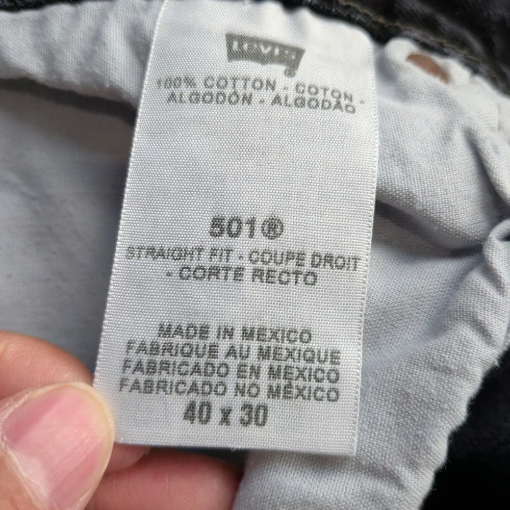 Levis no holes